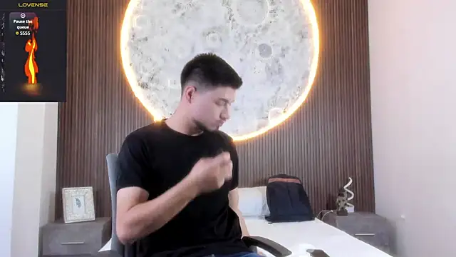 EdwardRoss  online show from 17, 12, 2025