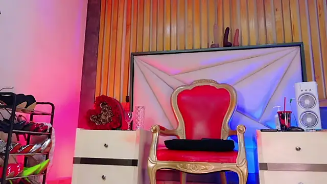 LilyyBigAss online show from 14, 4, 2026