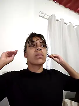 Julia Pretinha online show from 21, 10, 2025