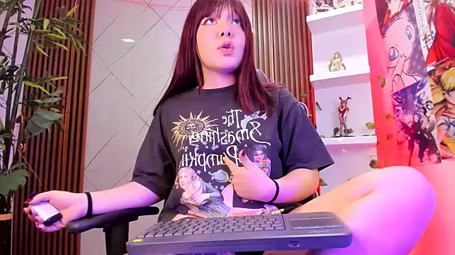 Fluffy Bubble21 online show from 6, 3, 2025