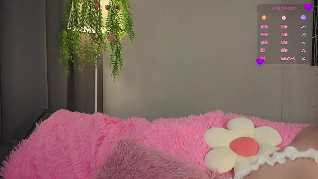 AmiLewis online show from 3, 3, 2025