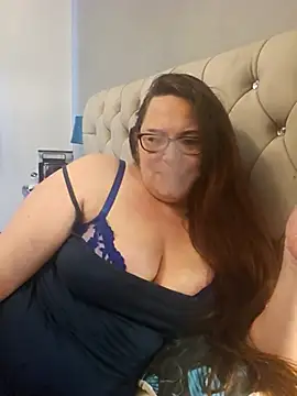 Snapshot of Sexy_Binxy chatting on 5, 5, 2026 Sexy Binxy online show from 5, 5, 2026
