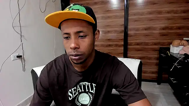 AlejoKhalifa  online show from 4, 2, 2025