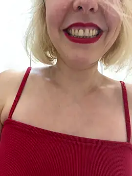 Yourdirtybitch online show from 9, 6, 2026