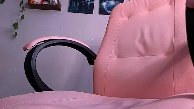 macey elliot  online show from 21, 10, 2025