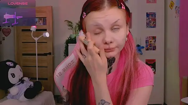 Britney Lynch online show from 10, 11, 2025