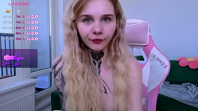 Snapshot of Britney_Lynch chatting on 9, 6, 2026 Britney Lynch online show from 9, 6, 2026