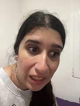 Snapshot of lylyacachonda chatting on 8, 5, 2026 lylyacachonda online show from 8, 5, 2026