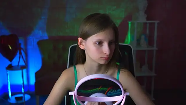 EllaHorton online show from 1, 3, 2025