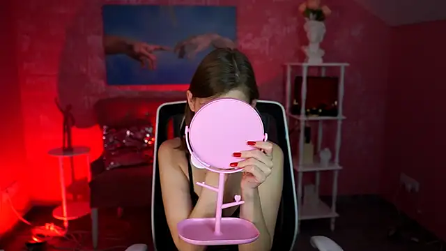 EllaHorton online show from 12, 4, 2026