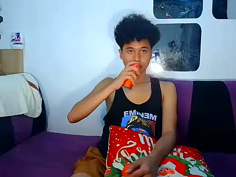 Asiantwink21 online show from 18, 12, 2025