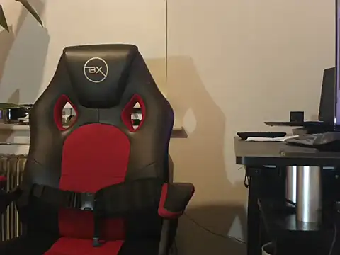 Snapshot of samson2012 chatting on 28, 10, 2025 samson2012 online show from 28, 10, 2025