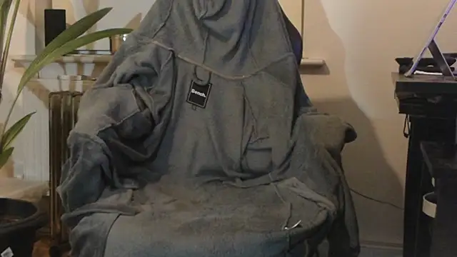 Snapshot of samson2012 chatting on 25, 11, 2025 samson2012 online show from 25, 11, 2025