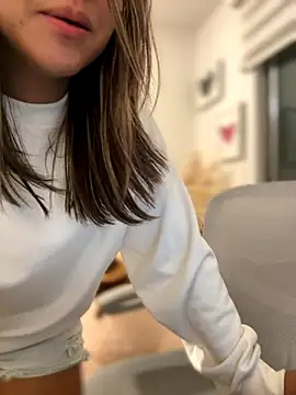 Zarah Blare online show from 19, 9, 2025