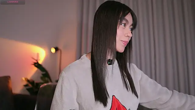 GigiLee  online show from 4, 12, 2025