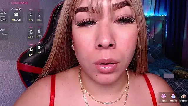 Snapshot of leahtemptation3 chatting on 7, 1, 2025 leahtemptation3 online show from 7, 1, 2025