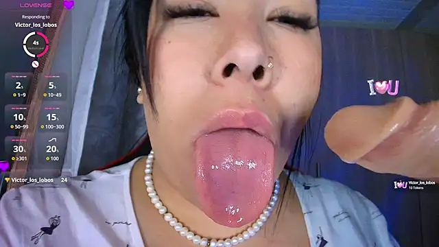 Snapshot of leahtemptation3 chatting on 12, 10, 2025 leahtemptation3 online show from 12, 10, 2025