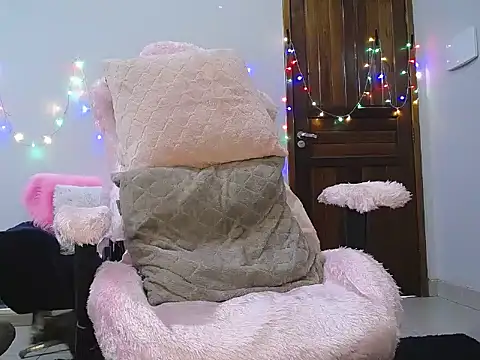 Irresistible24 online show from 15, 3, 2025