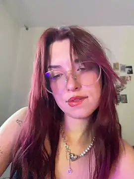 Evangeline Lawrence  online show from 17, 7, 2026