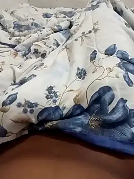 Snapshot of karolgree chatting on 10, 10, 2025 karolgree online show from 10, 10, 2025