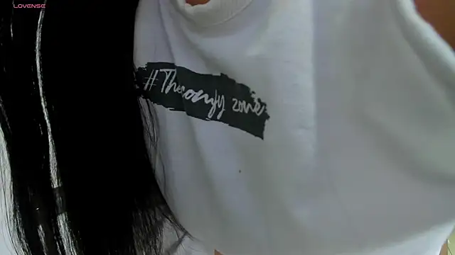 andrea osorio  online show from 16, 2, 2025