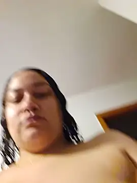 Snapshot of honeeyyy_pot chatting on 16, 5, 2026 honeeyyy pot online show from 16, 5, 2026
