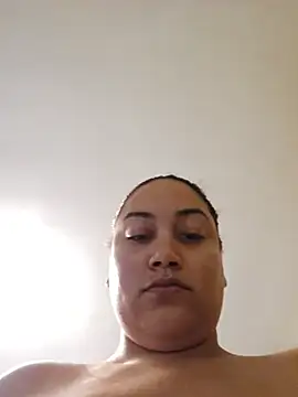 Snapshot of honeeyyy_pot chatting on 10, 6, 2026 honeeyyy pot online show from 10, 6, 2026