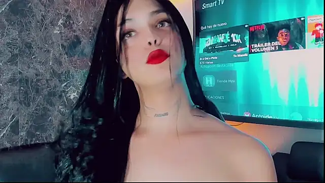 Emmaa Saenz  online show from 26, 11, 2025