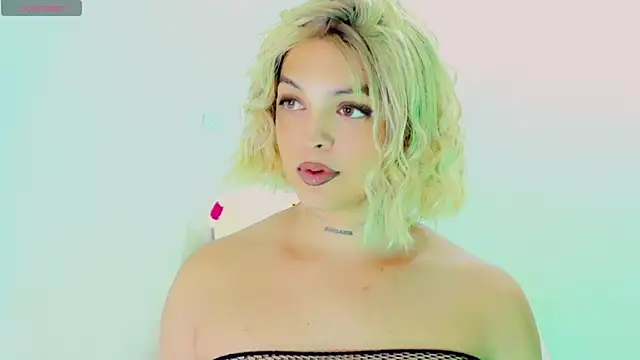 Emmaa Saenz  online show from 23, 3, 2026