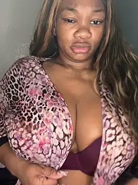 Snapshot of CharismaaBanx chatting on 6, 12, 2024 CharismaaBanx online show from 6, 12, 2024