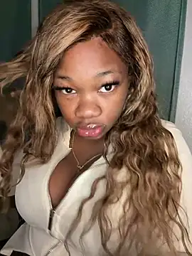 Snapshot of CharismaaBanx chatting on 7, 2, 2025 CharismaaBanx online show from 7, 2, 2025