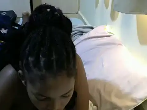 Snapshot of queen-sasha chatting on 13, 3, 2025 queen-sasha online show from 13, 3, 2025