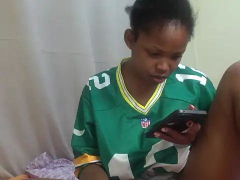 Snapshot of queen-sasha chatting on 16, 11, 2025 queen-sasha online show from 16, 11, 2025