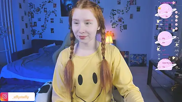 Snapshot of CallMeEffy1 chatting on 4, 10, 2025 CallMeEffy1 online show from 4, 10, 2025