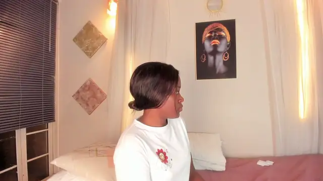 Kenia Montez online show from 24, 1, 2025