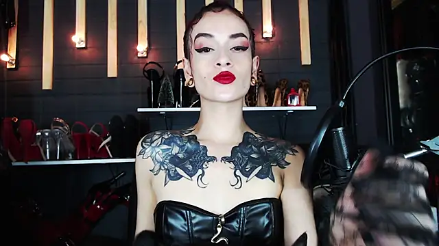 Snapshot of Liilith_goddess_ chatting on 12, 12, 2024 Liilith goddess online show from 12, 12, 2024