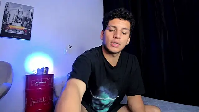Snapshot of Curlblue chatting on 6, 1, 2025 Curlblue online show from 6, 1, 2025