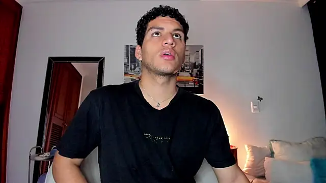 Snapshot of Curlblue chatting on 10, 1, 2025 Curlblue online show from 10, 1, 2025