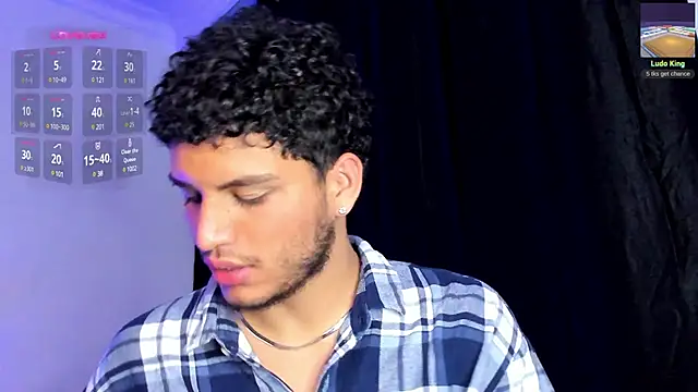 Snapshot of Curlblue chatting on 12, 2, 2025 Curlblue online show from 12, 2, 2025