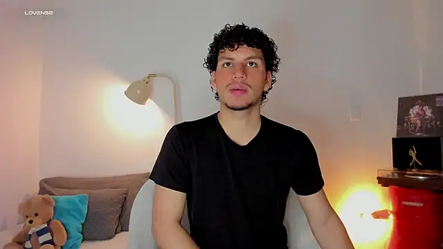 Snapshot of Curlblue chatting on 12, 9, 2025 Curlblue online show from 12, 9, 2025