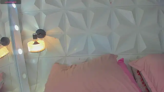 Snapshot of cute_latinaxxx chatting on 5, 7, 2026 cute latinaxxx online show from 5, 7, 2026