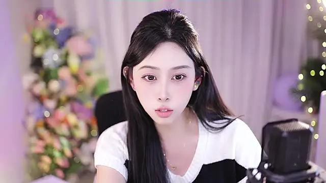 Snapshot of SleepArtist chatting on 9, 1, 2025 SleepArtist online show from 9, 1, 2025
