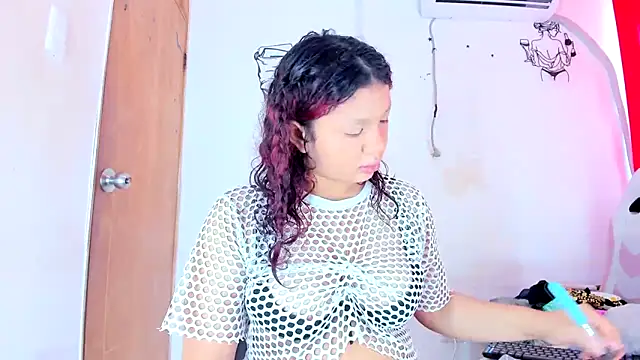 Emily Coper18 online show from 6, 3, 2026