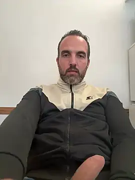 leon3875 online show from 25, 2, 2026