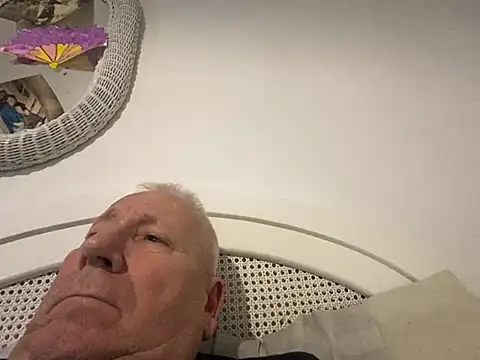 Bossinmidd12 online show from 9, 2, 2025