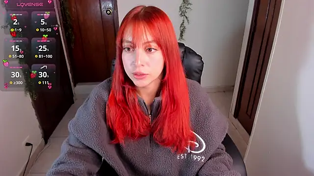 Snapshot of Violetaarey chatting on 24, 9, 2025 Violetaarey online show from 24, 9, 2025
