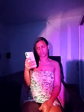Snapshot of Bella_Anjoss chatting on 7, 12, 2024 Bella Anjoss online show from 7, 12, 2024