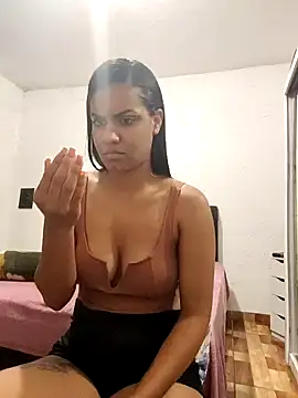 Snapshot of Bella_Anjoss chatting on 15, 1, 2025 Bella Anjoss online show from 15, 1, 2025