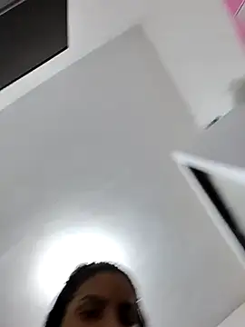 Snapshot of Bella_Anjoss chatting on 1, 2, 2025 Bella Anjoss online show from 1, 2, 2025