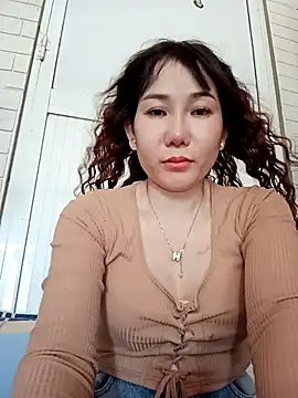 Snapshot of Ana_love2000 chatting on 2, 3, 2025 Ana love2000 online show from 2, 3, 2025